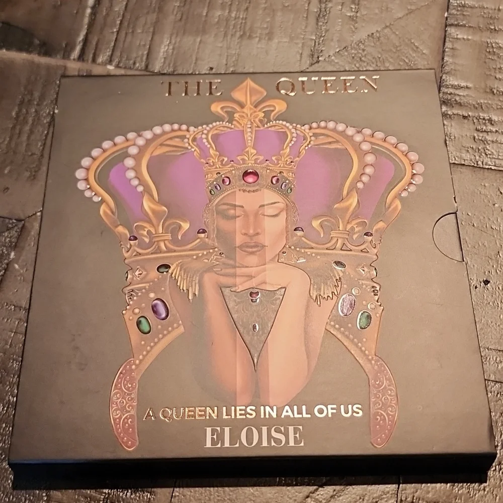 Eloise The Queen Eyeshadow Palette - Picture 5 of 6